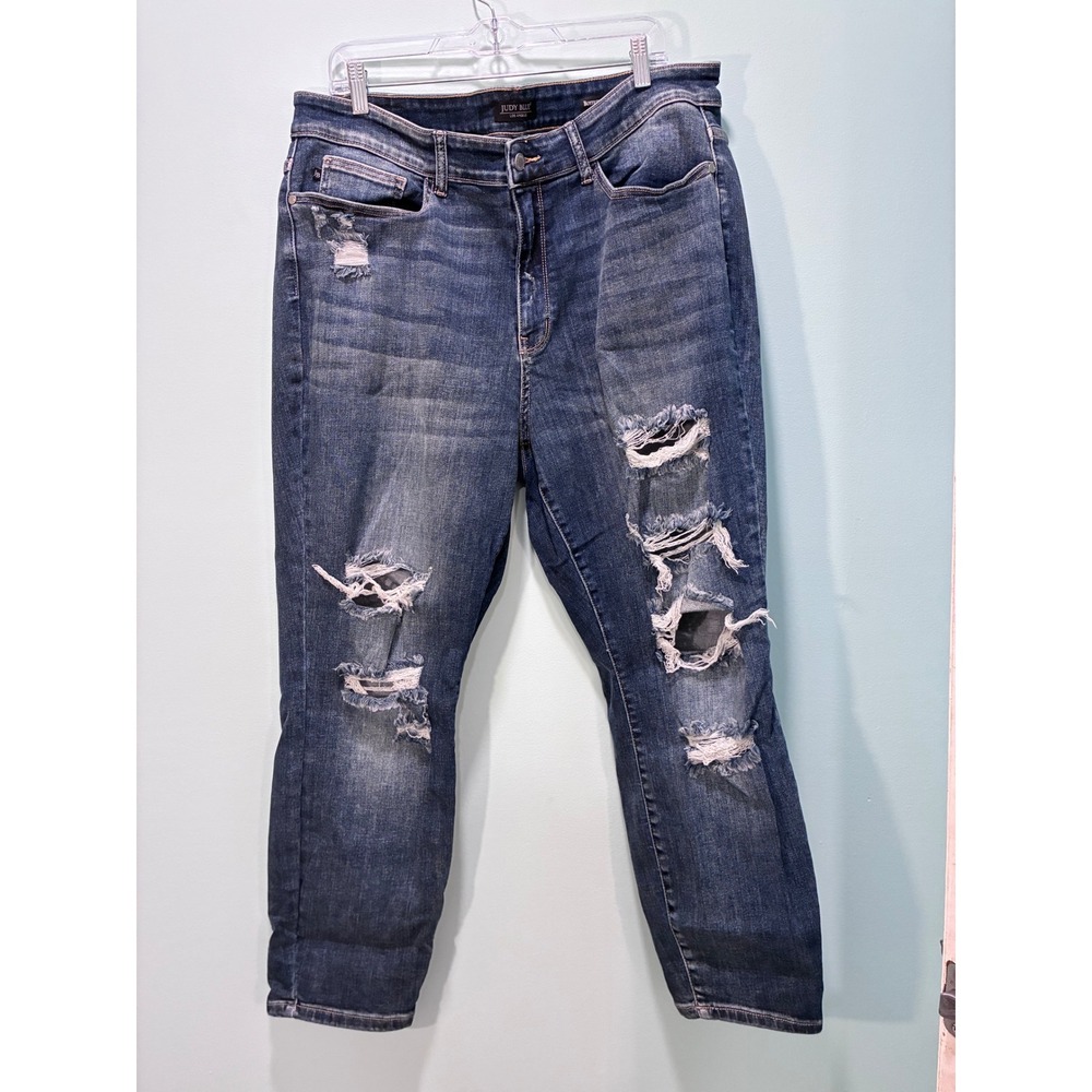 Judy Blue Boyfriend Fit Distressed Jeans Medium Wash 20W